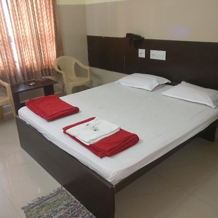 Subhadra Comforts Hotell Shimoga Eksteriør bilde