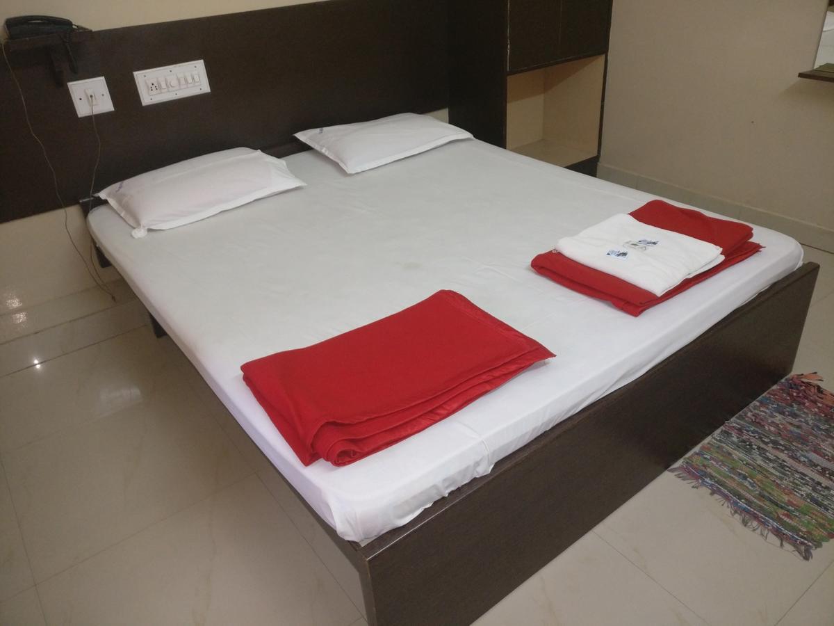Subhadra Comforts Hotell Shimoga Eksteriør bilde