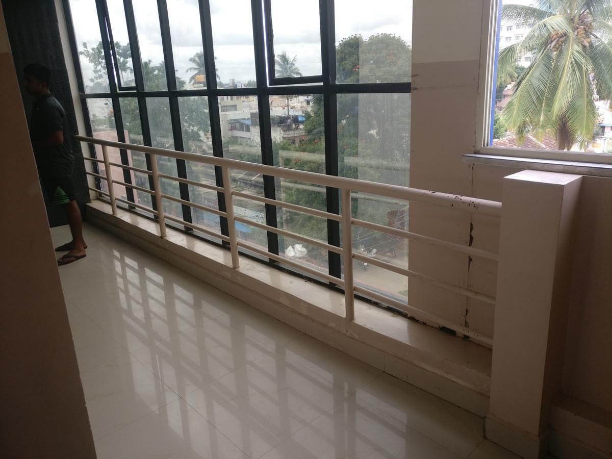 Subhadra Comforts Hotell Shimoga Eksteriør bilde