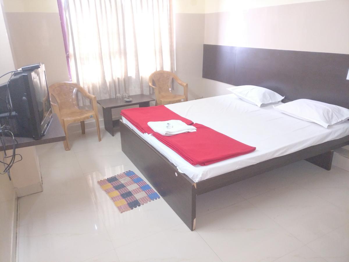 Subhadra Comforts Hotell Shimoga Eksteriør bilde